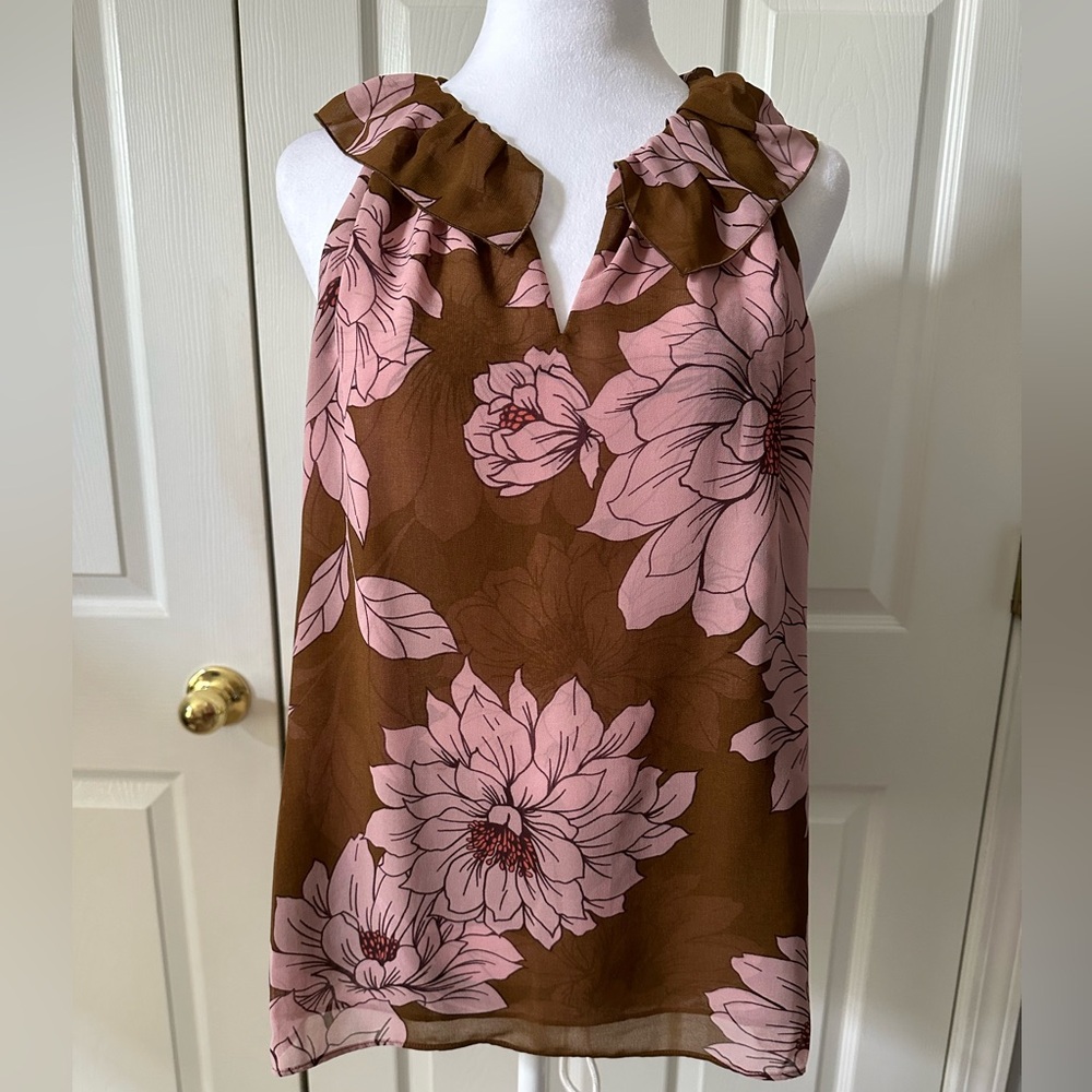 Cabi Hothouse Floral Chiffon Top Ruffle collar, sleeveless, brown/pink, Small